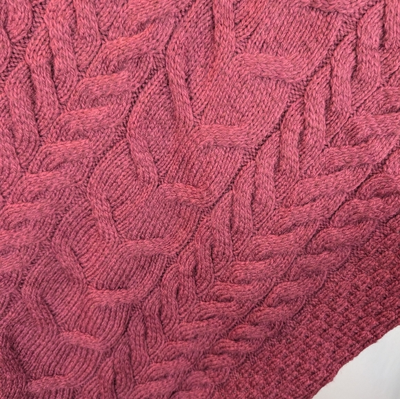 Aran Super Soft Cable Stitch Poncho one size new no tags - Picture 6 of 8
